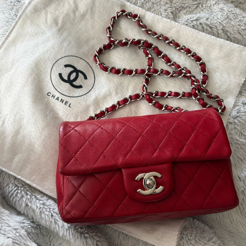 Quilted CHANEL Lambskin Mini Flap Shoulder Bag in Red